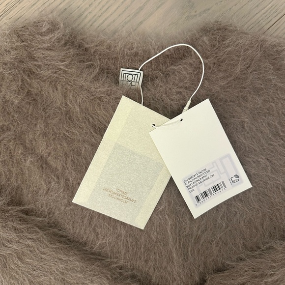 FOR ALEASHA ONLY NWT TOTEME Alpaca Sweater Truffle Melange XS/S - Picture 2 of 6